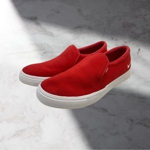 Nike Court Royals Slip-ons